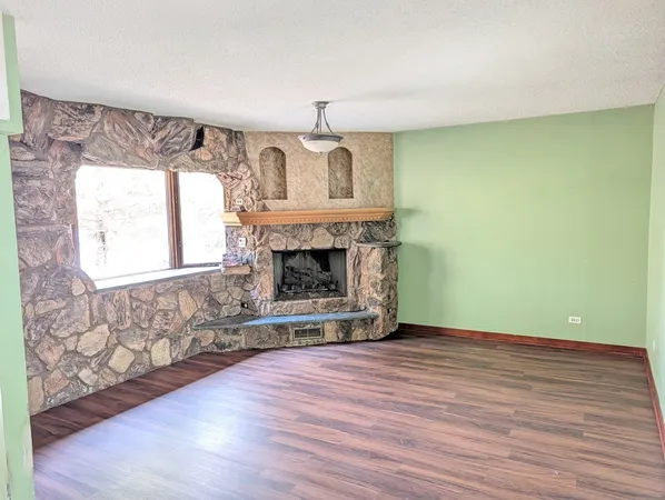 $359,900 | 1N248 Darling Street, Carol Stream, IL 60188