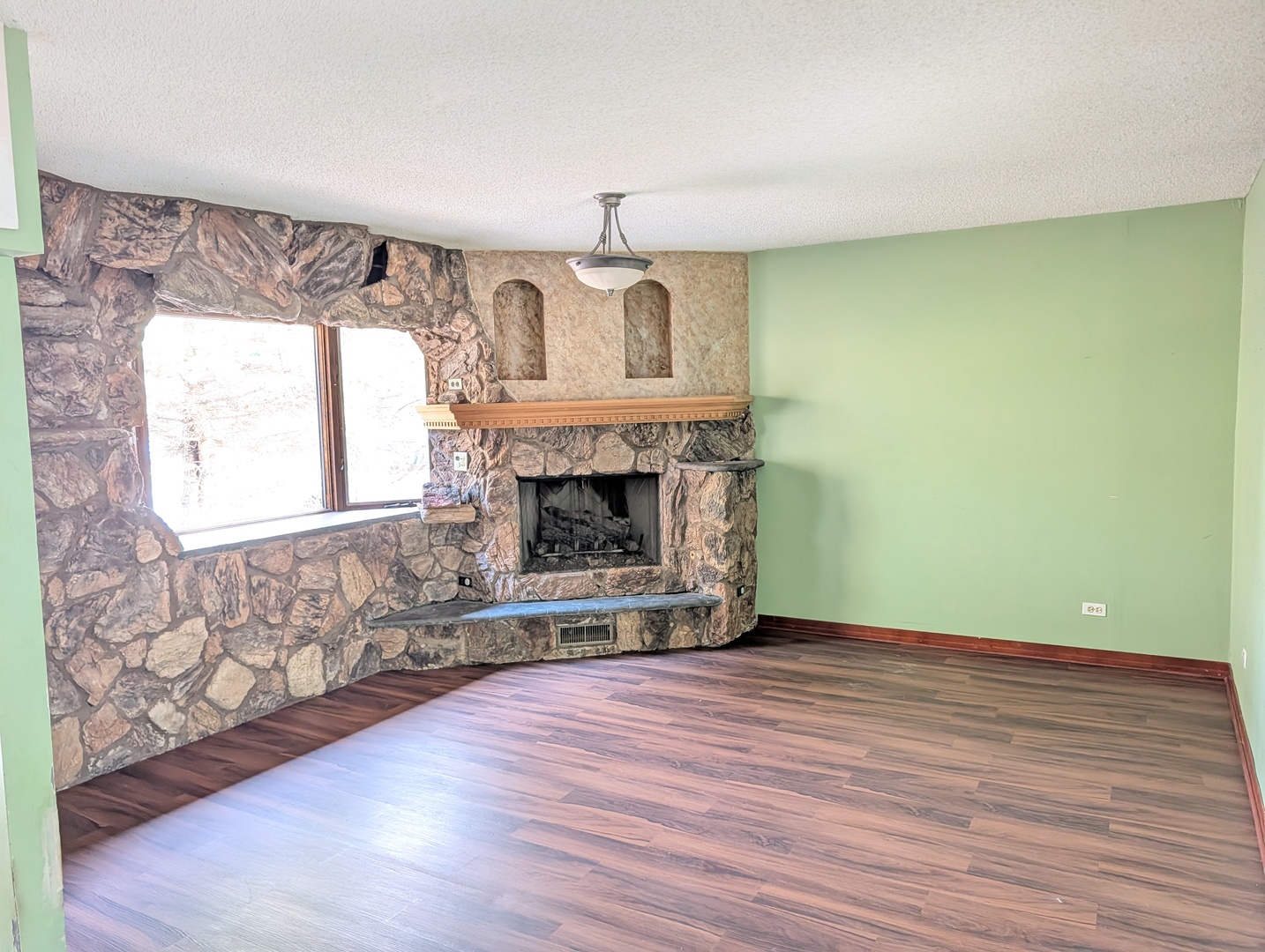 1N248 Darling Street Carol Stream, IL 60188 - Photo 4 of 10