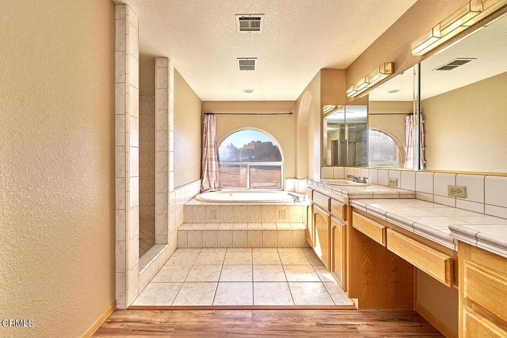 7176 Cataba Road Oak Hills, CA 92344 - Photo 16 of 55 10