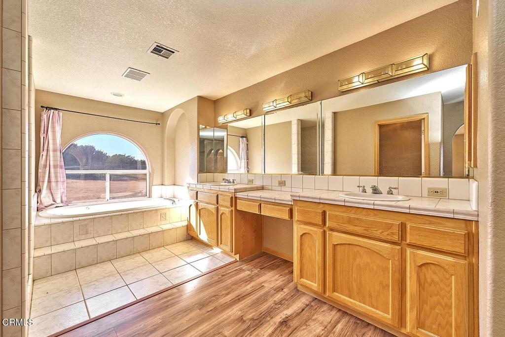7176 Cataba Road Oak Hills, CA 92344 - Photo 17 of 55 11