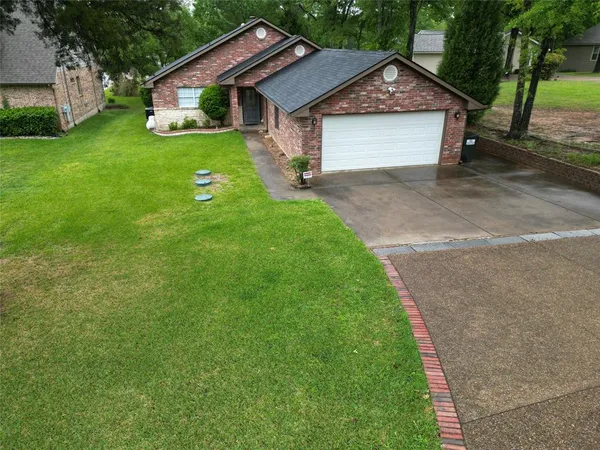 $699,000 | 186 Bushwhacker Drive, Mabank, TX 75156