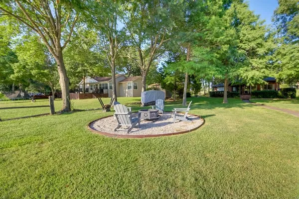 $699,000 | 186 Bushwhacker Drive, Mabank, TX 75156