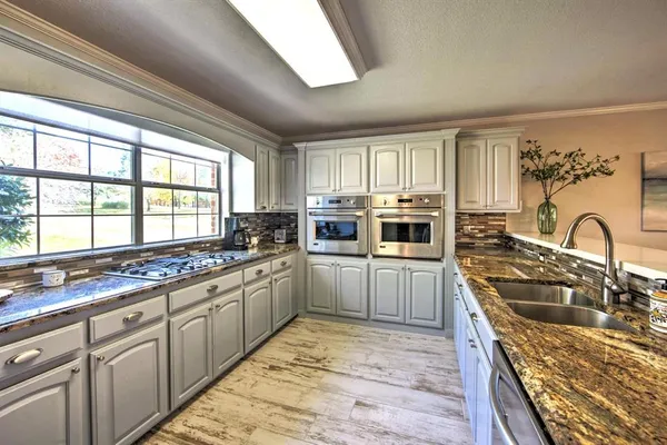 $699,000 | 186 Bushwhacker Drive, Mabank, TX 75156