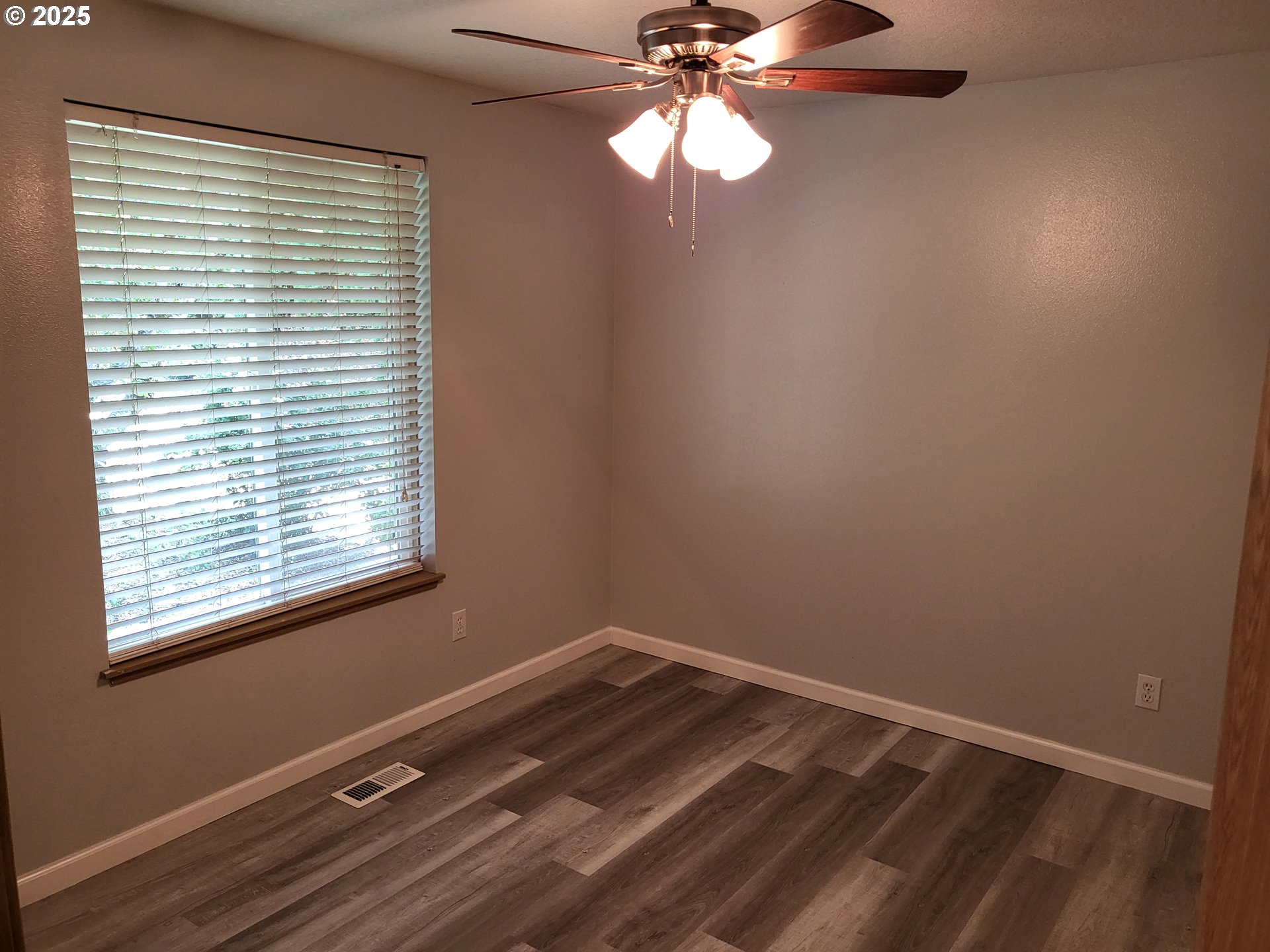 32141 Southeast Mally Road Gresham, OR 97080 - Photo 14 of 36 a view of room with window and ceiling fan