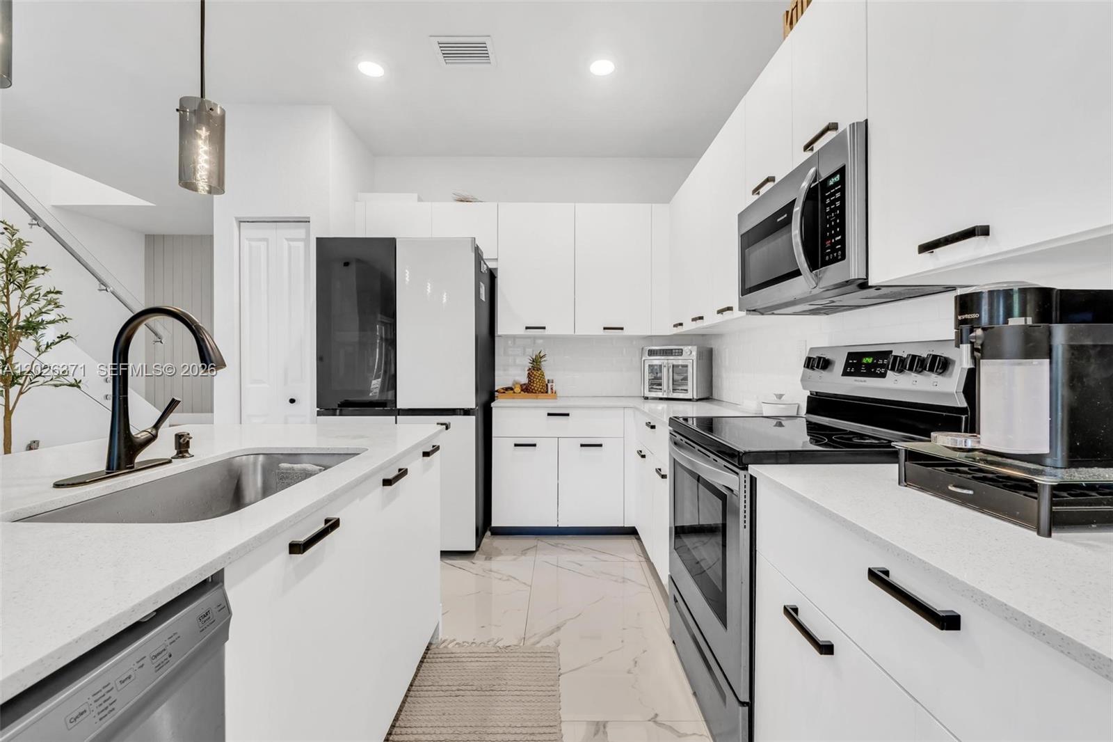 2273 Northwest 131st Circle Miami, FL 33167 - Photo 11 of 46