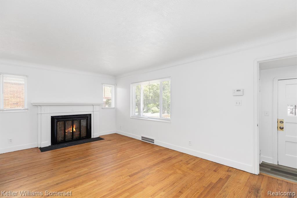 4637 Devonshire Road Detroit, MI 48224 - Photo 4 of 28
