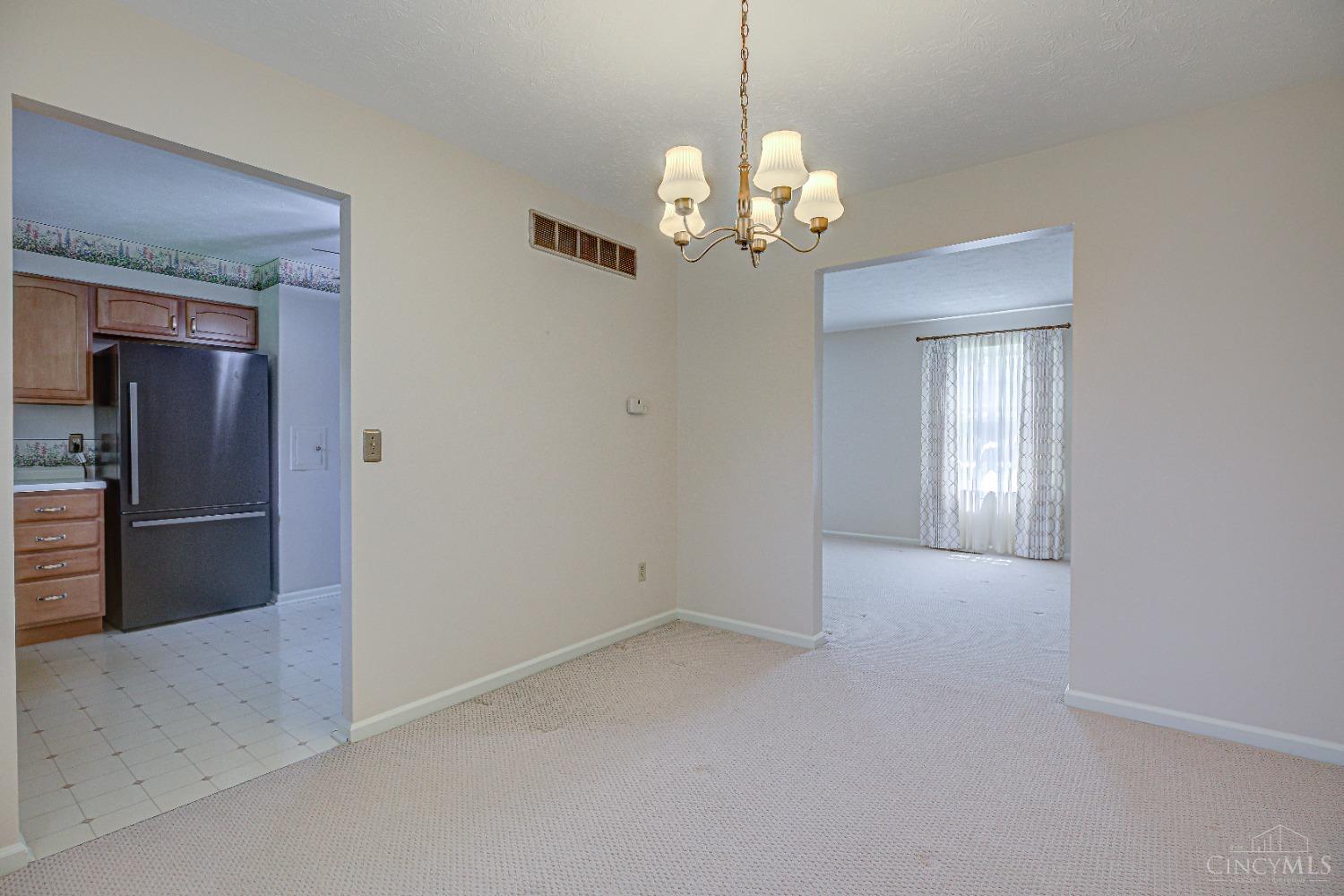 918 Yorkhaven Road Springdale, OH 45240 - Photo 10 of 28