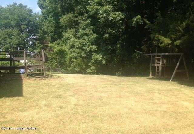 6311 Overton Road Louisville, KY 40228 - Photo 4 of 12 REAR YARD