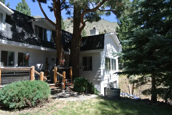 $649,000 | 11702 Twin Lakes Road, Bridgeport, CA 93517