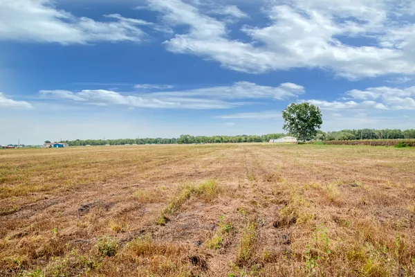 $305,000 | 1 Charlie Meyer Road, Damon, TX 77430