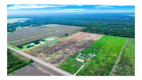 $305,000 | 1 Charlie Meyer Road, Damon, TX 77430