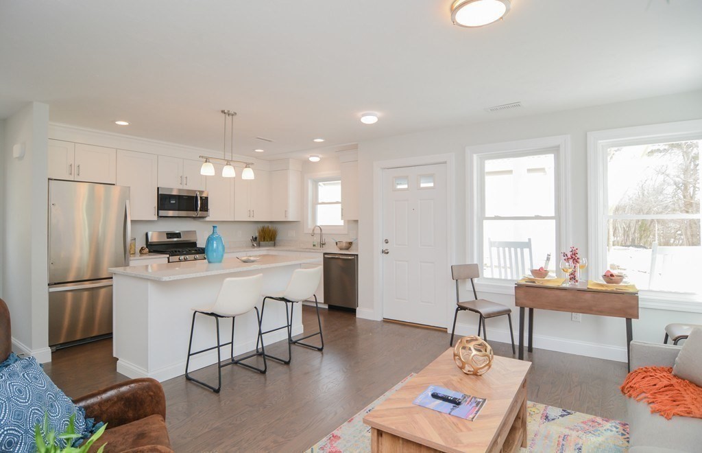 10 Lewis Road, Unit 29 Bedford, MA 01730 - Photo 5 of 12 Gallery Image 5