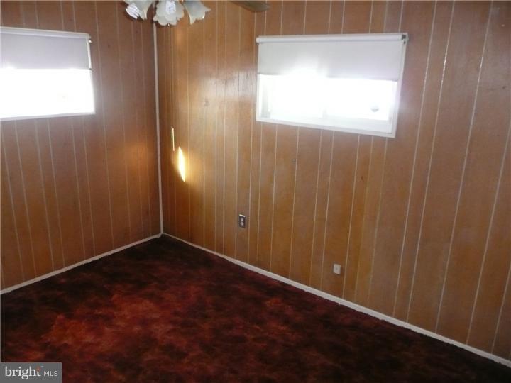 28 Idolstone Road Levittown, PA 19057 - Photo 13 of 16 Gallery Image 13