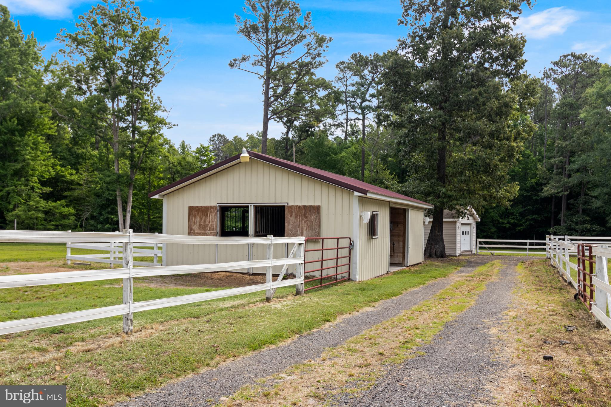 14479 Round Hill Road King George, VA 22485 - Photo 44 of 69 Horse Stable