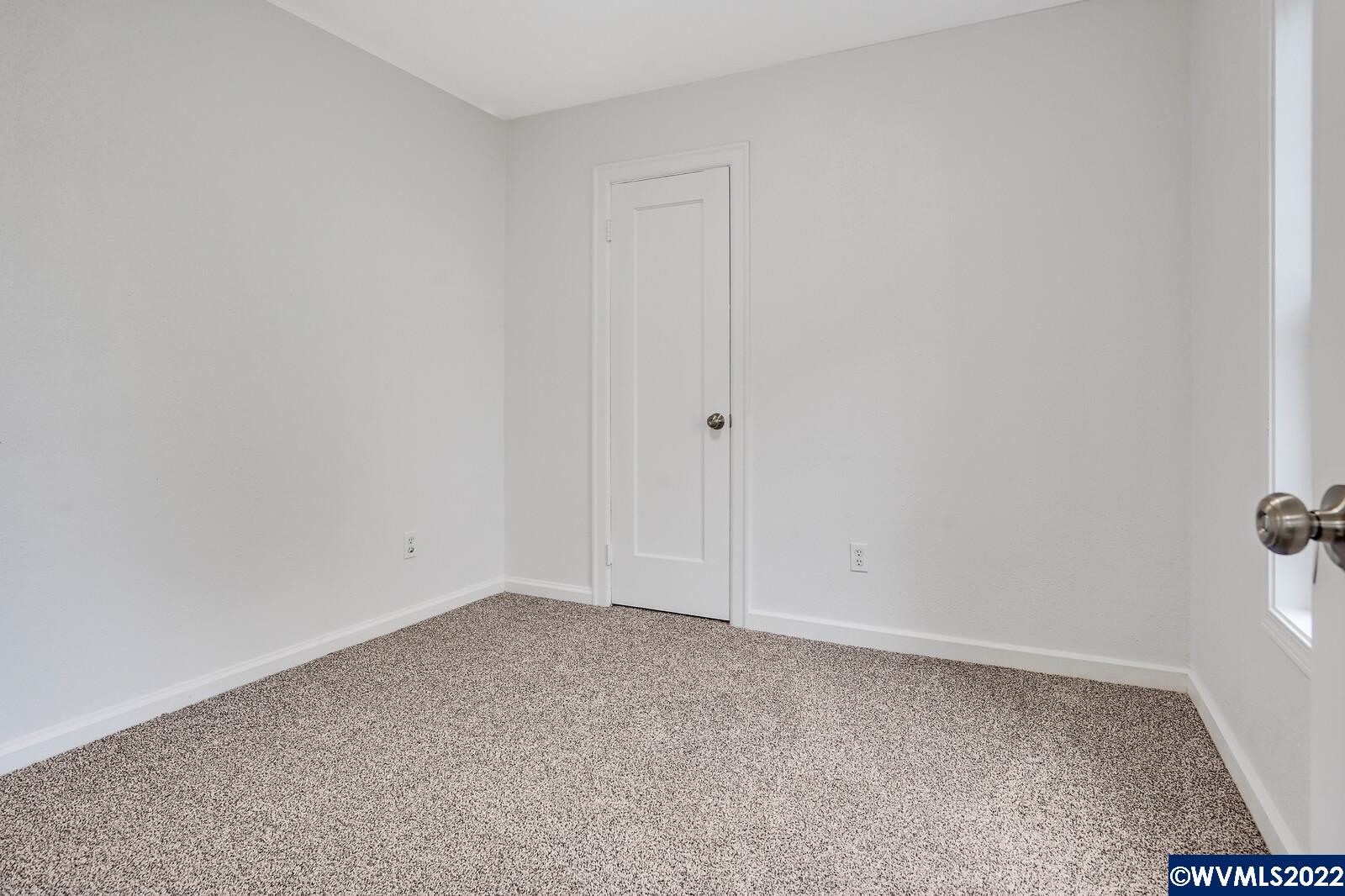 180 Eaton Street Lebanon, OR 97355 - Photo 8 of 23