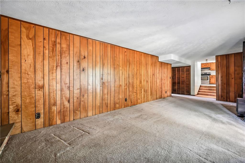 1471 George Street Hermitage, PA 16148 - Photo 30 of 49 a view of a big room with an entryway