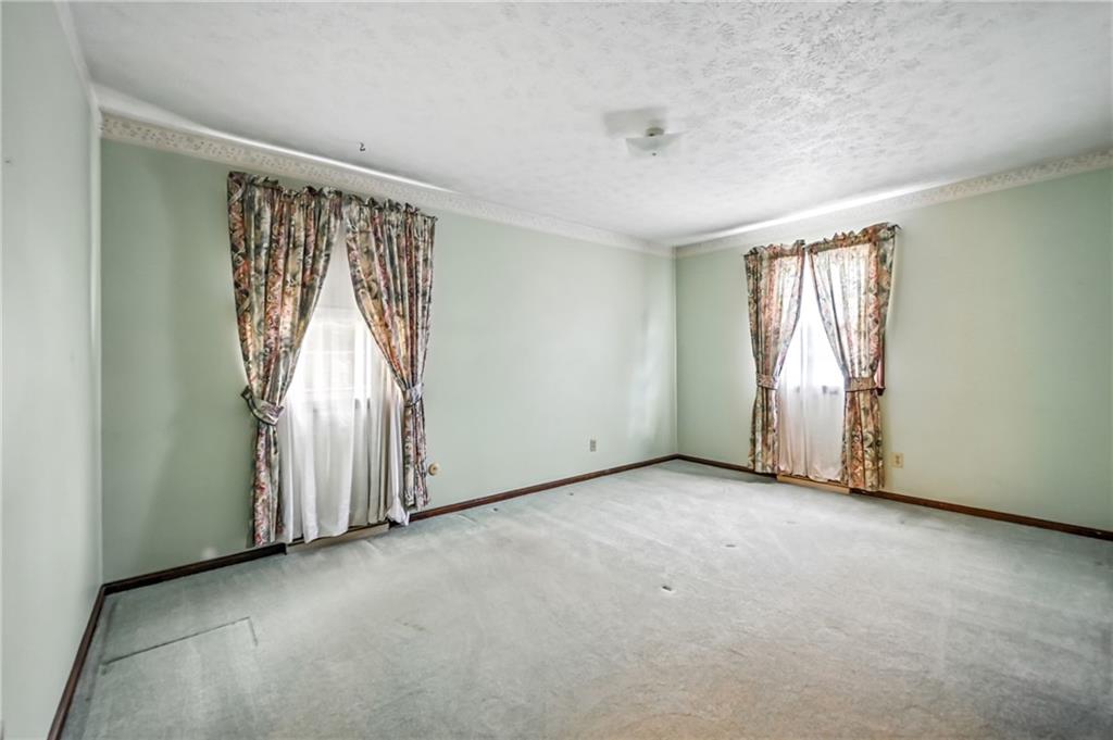 1471 George Street Hermitage, PA 16148 - Photo 45 of 49 an empty room with windows