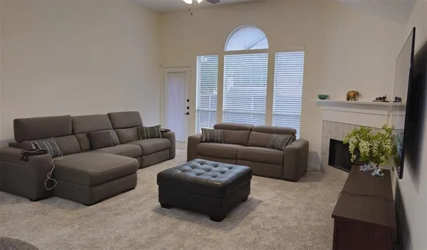 $480,000 | 3002 Manor Green Boulevard, Euless, TX 76039