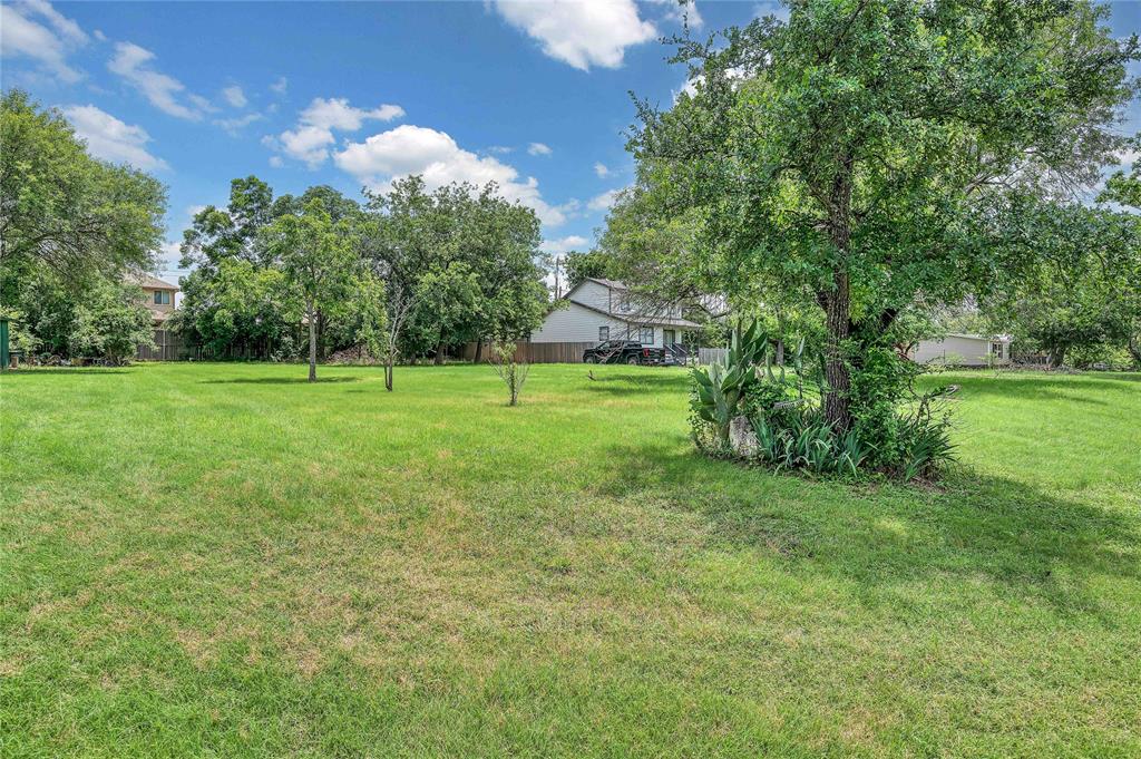 538 River Park Road McGregor, TX 76657 - Photo 3 of 6 a view of a park with large trees