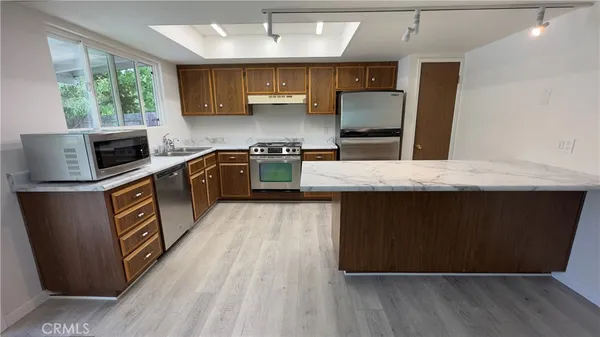 $2,000 | 13277 Anchor Village, Clearlake Oaks, CA 95423