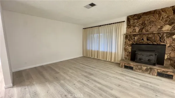 $2,000 | 13277 Anchor Village, Clearlake Oaks, CA 95423