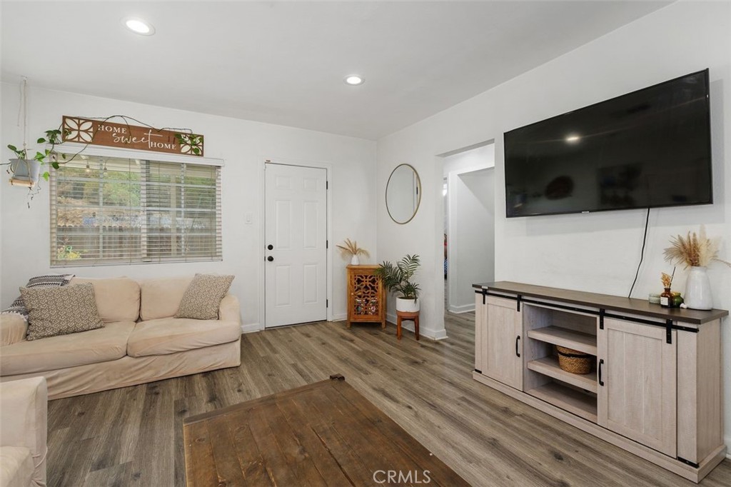 6050 Colonial Drive Riverside, CA 92506 - Photo 13 of 39