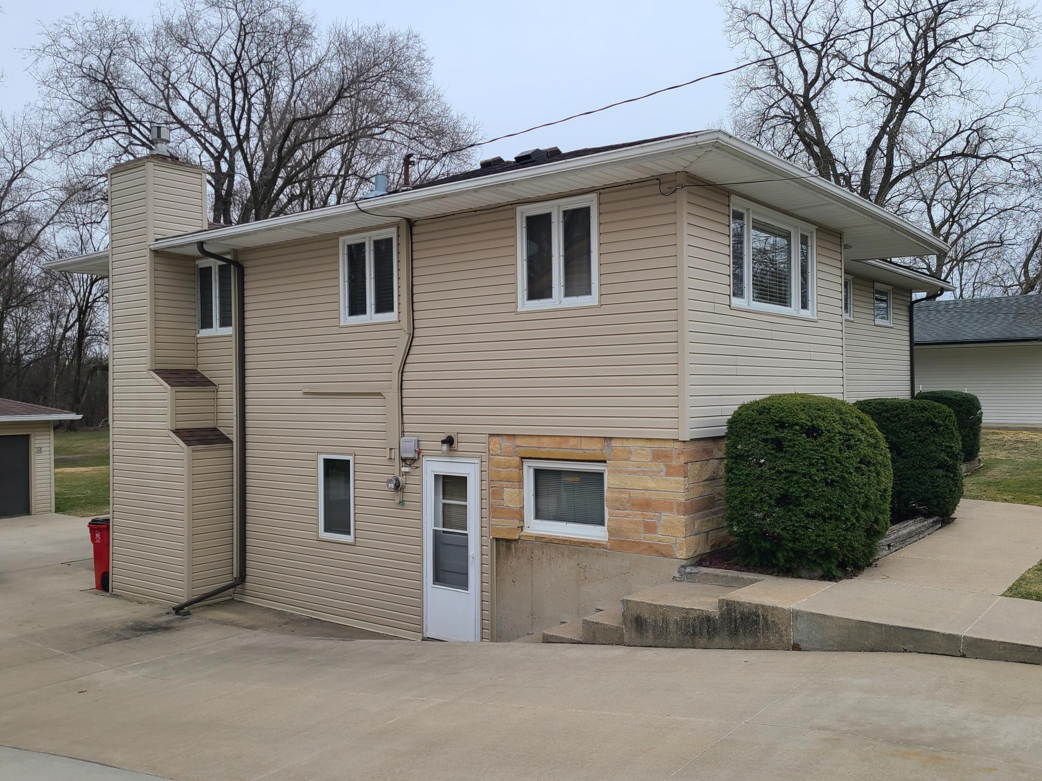 320 17th Avenue Northeast Rochester, MN 55906 - Photo 3 of 5