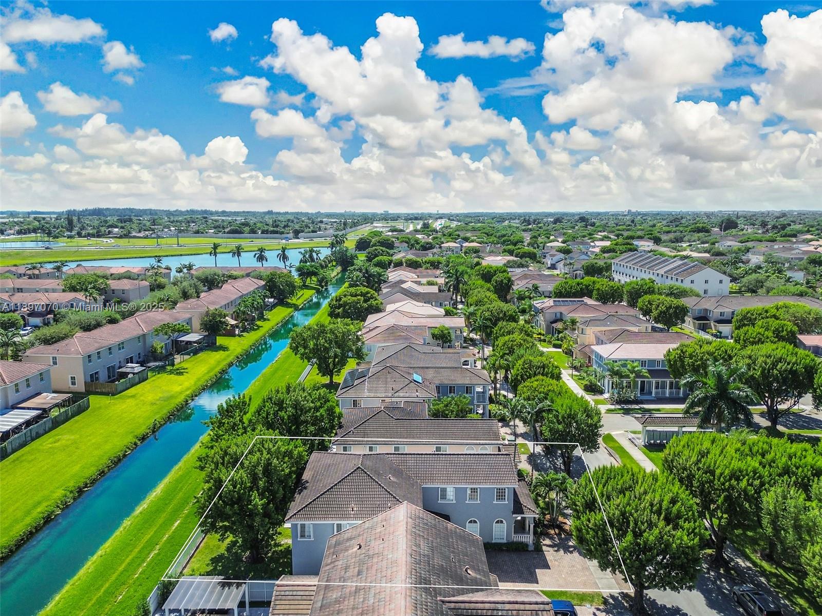 27381 Southwest 139th Place Homestead, FL 33032 - Photo 66 of 70 a view of a city with lot of flower plants