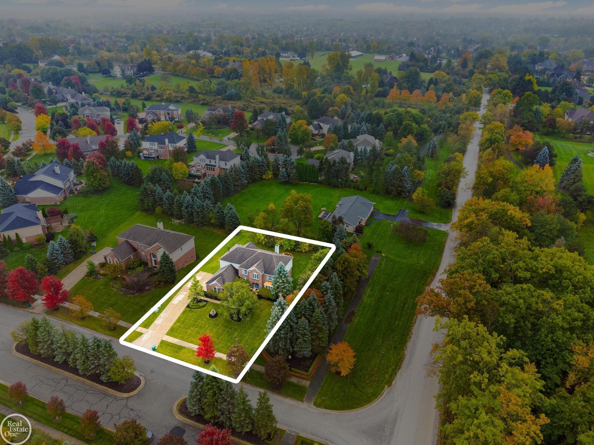 2457 Andover Boulevard Rochester, MI 48306 - Photo 54 of 74 50127734-53.JPG