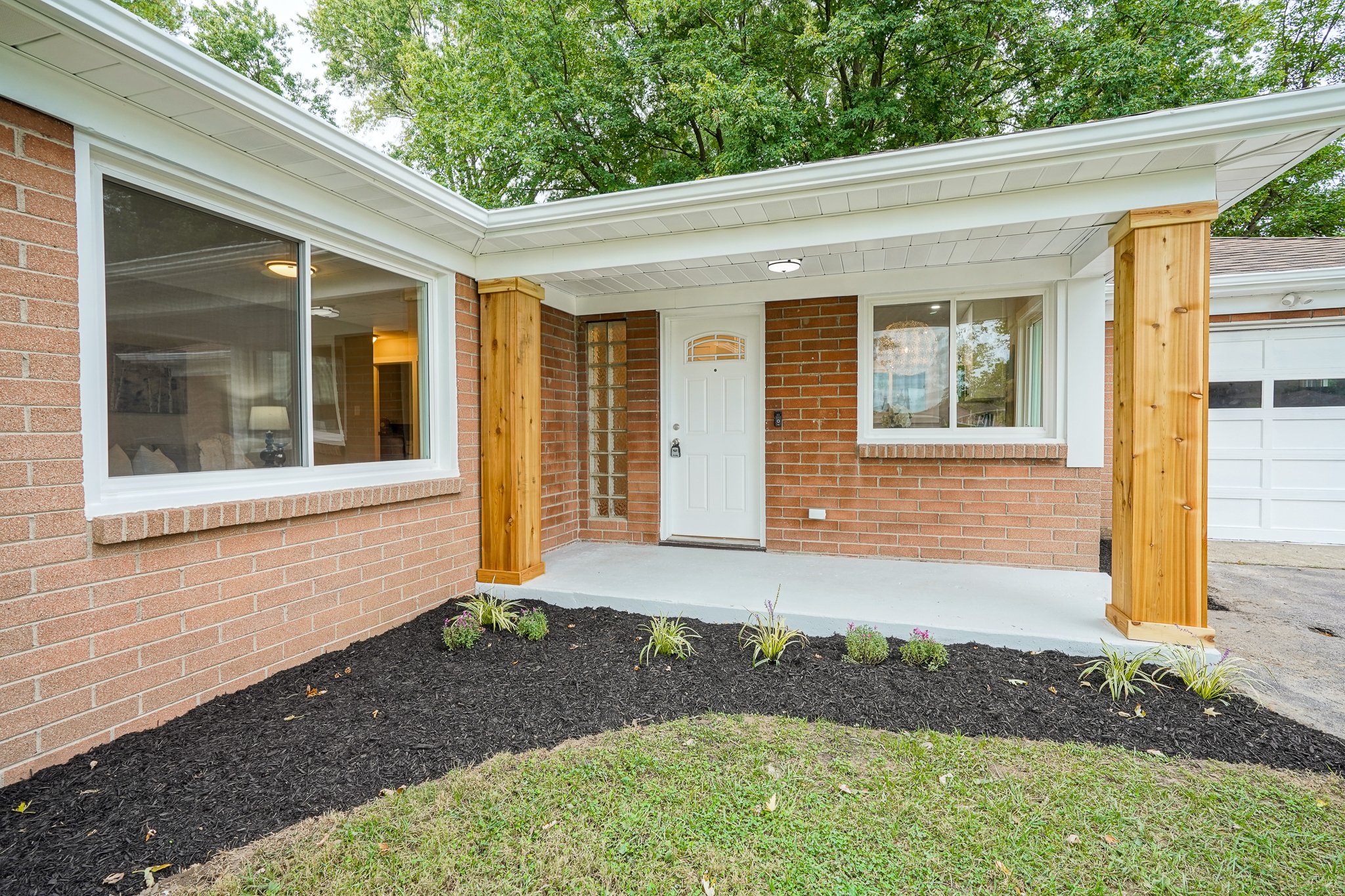 175 East Roberts Road Indianapolis, IN 46227 - Photo 2 of 32