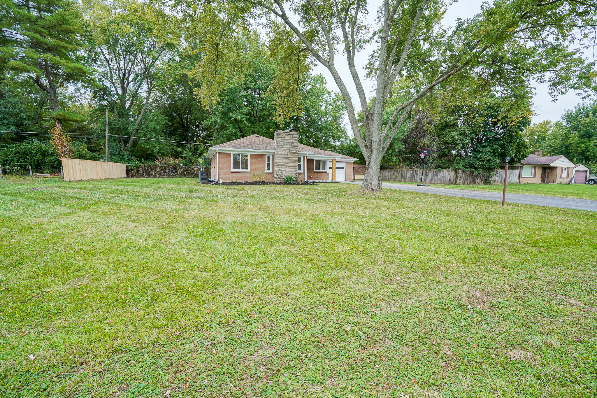 175 East Roberts Road Indianapolis, IN 46227 - Photo 3 of 32