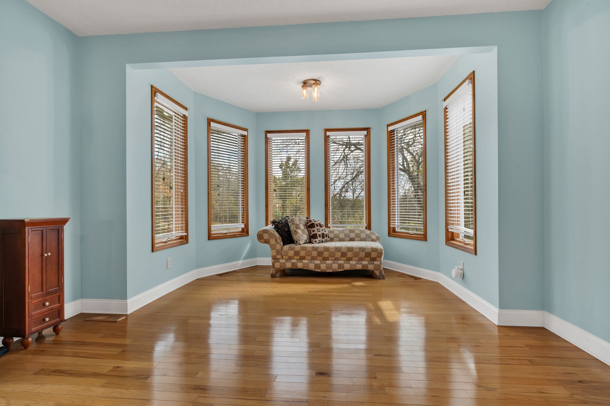 1265 Johnny Hall Road Burns, TN 37029 - Photo 36 of 89 Featuring a cozy reading alcove and breathtaking views of the great outdoors!