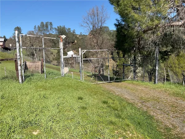 $730,000 | 49397 Sapaque Road, Bradley, CA 93426