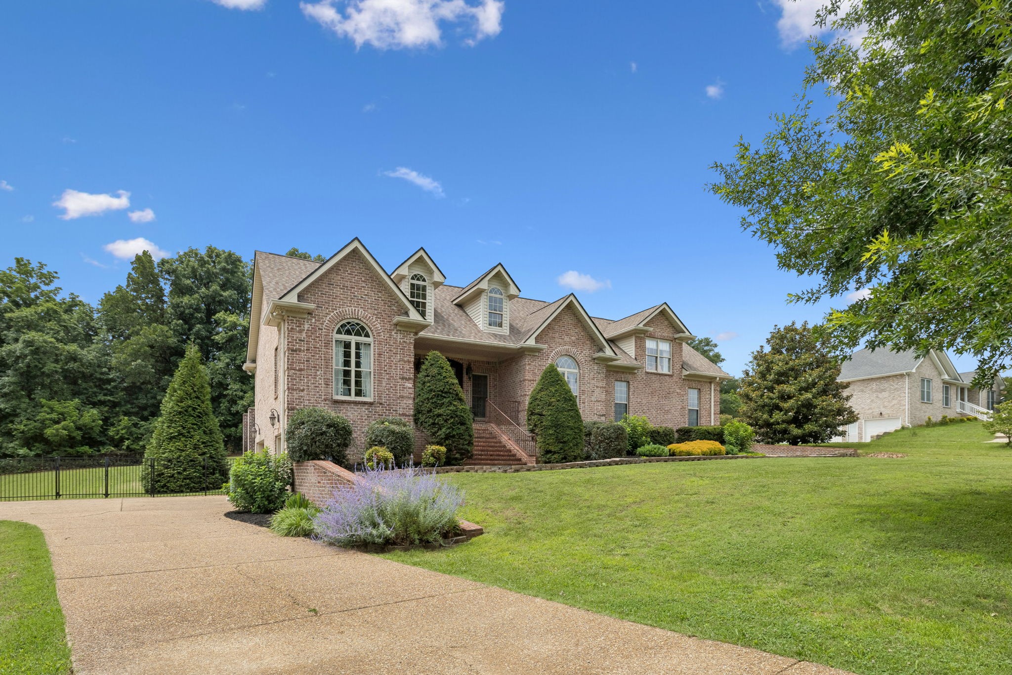 1027 Nina Drive Springfield, TN 37172 - Photo 2 of 51