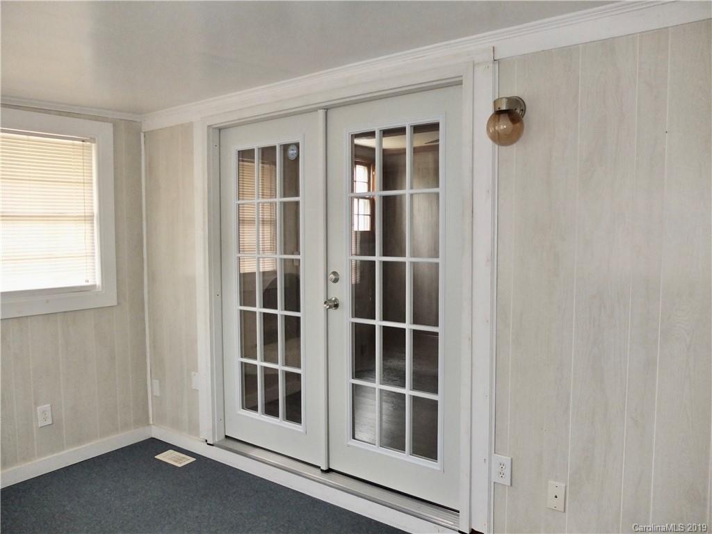 9104 Singingpine Road Charlotte, NC 28214 - Photo 11 of 33 Gallery Image 11