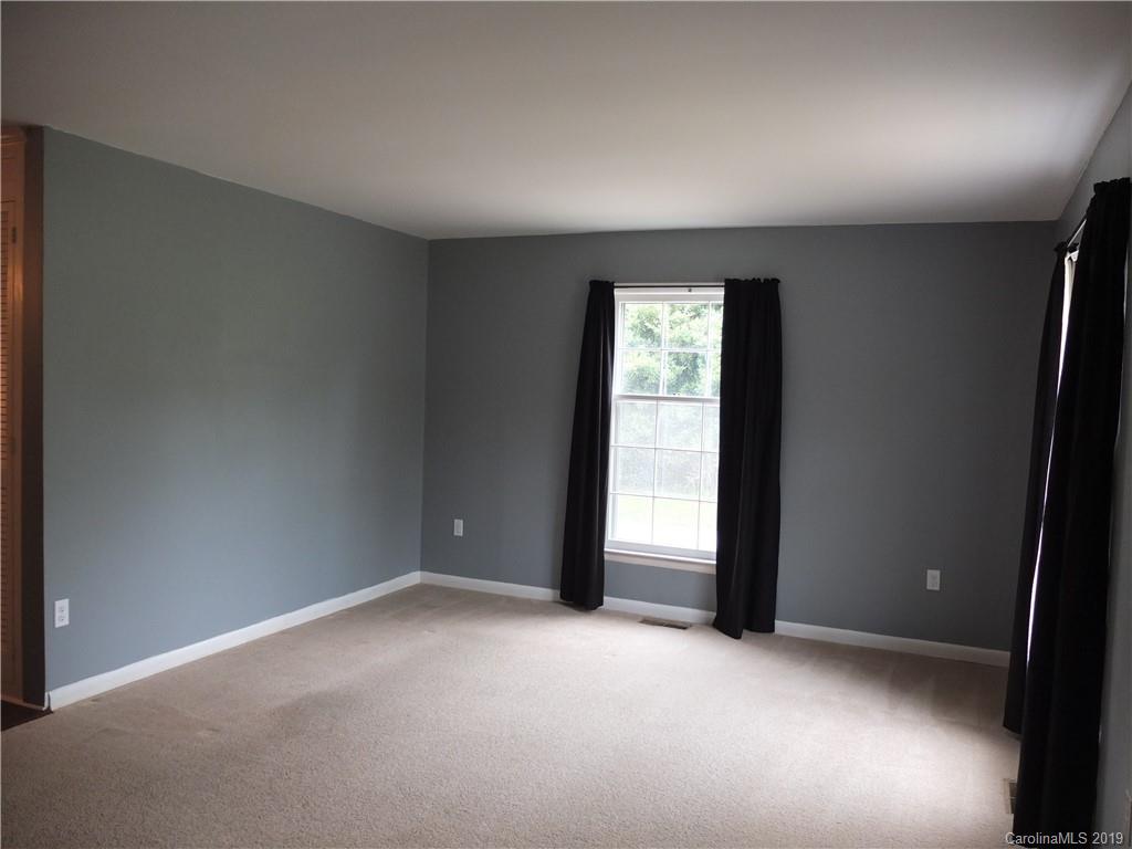 9104 Singingpine Road Charlotte, NC 28214 - Photo 13 of 33 Gallery Image 13