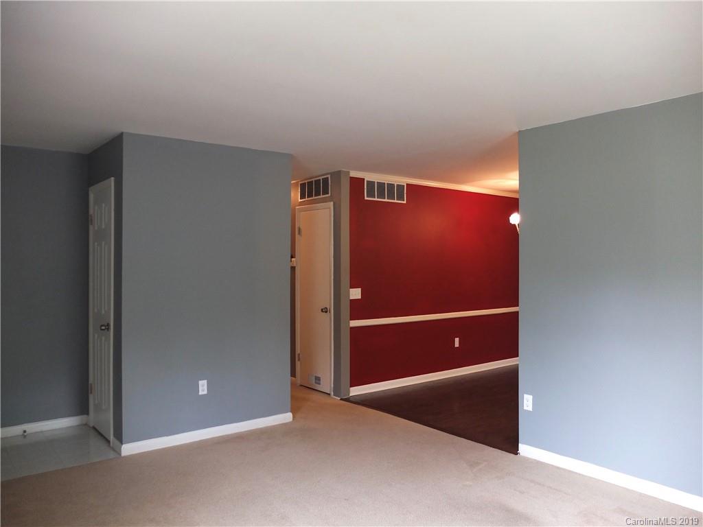 9104 Singingpine Road Charlotte, NC 28214 - Photo 8 of 33 Gallery Image 8