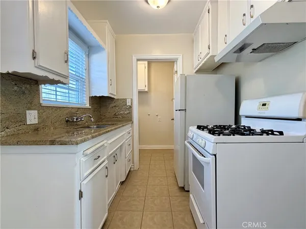 $1,825 | 982 West Hamilton Avenue, San Pedro, CA 90731