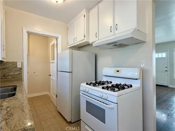$1,825 | 982 West Hamilton Avenue, San Pedro, CA 90731