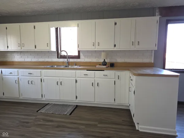 $199,000 | 212 West Burnside Avenue, Fairland, IN 46126