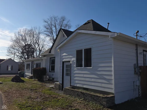 $199,000 | 212 West Burnside Avenue, Fairland, IN 46126