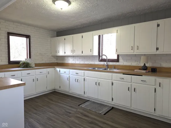 $199,000 | 212 West Burnside Avenue, Fairland, IN 46126