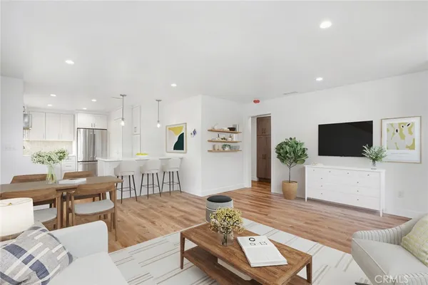 $5,250 | 320 Catalina Drive, Unit A, Newport Beach, CA 92663