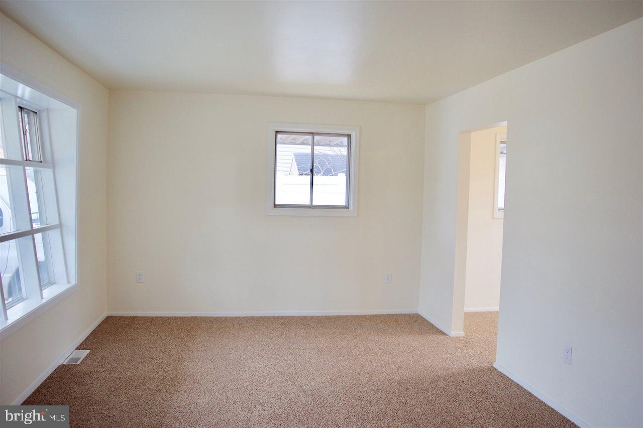 727 Fireside Road York, PA 17404 - Photo 3 of 13