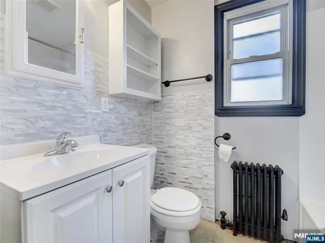 $2,450 | 1761 Teaneck Road, Teaneck, NJ 07666