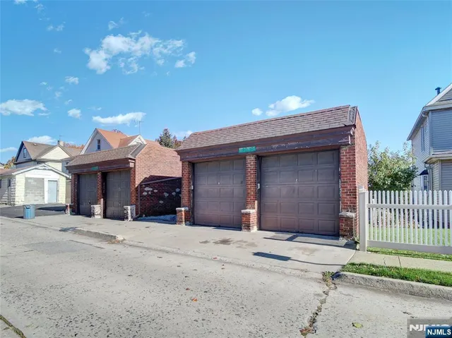 $2,450 | 1761 Teaneck Road, Teaneck, NJ 07666