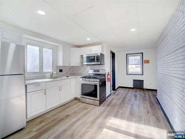 $2,450 | 1761 Teaneck Road, Teaneck, NJ 07666