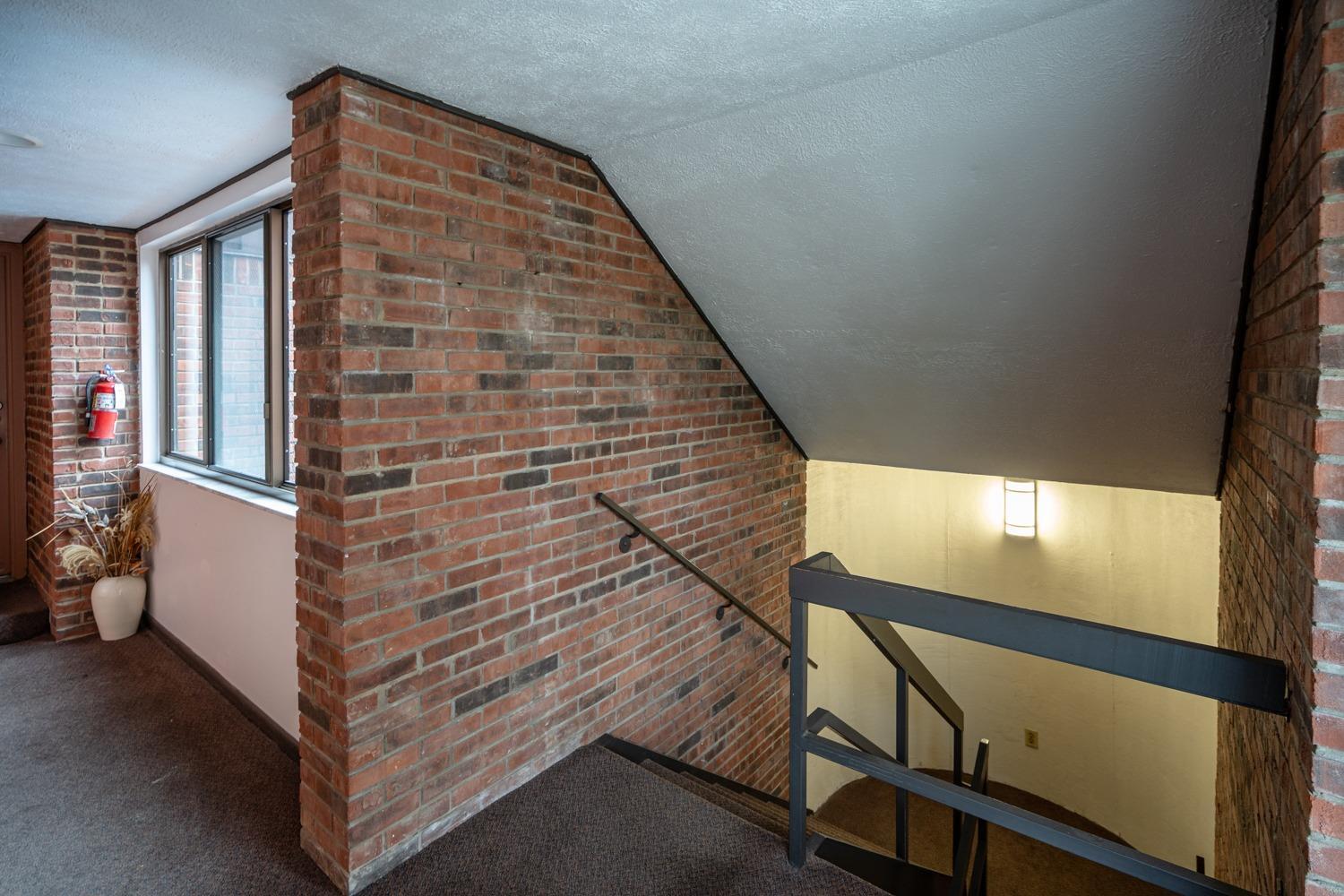 2400 Madison Road, Unit 14 Cincinnati, OH 45208 - Photo 9 of 43 Gallery Image 9