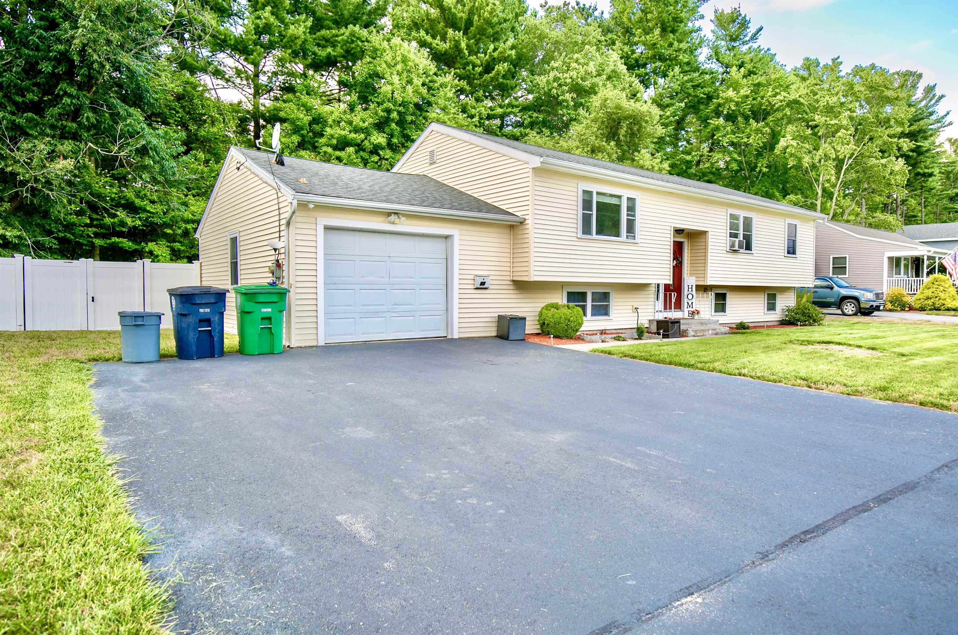 32 Cox Street Nashua, NH 03064 - Photo 2 of 26