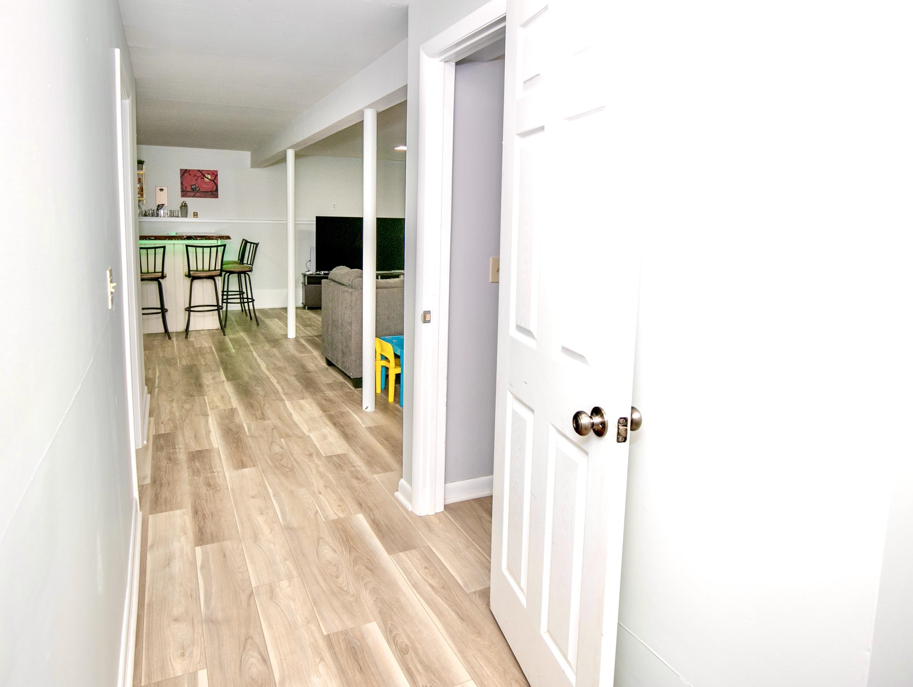 32 Cox Street Nashua, NH 03064 - Photo 9 of 26